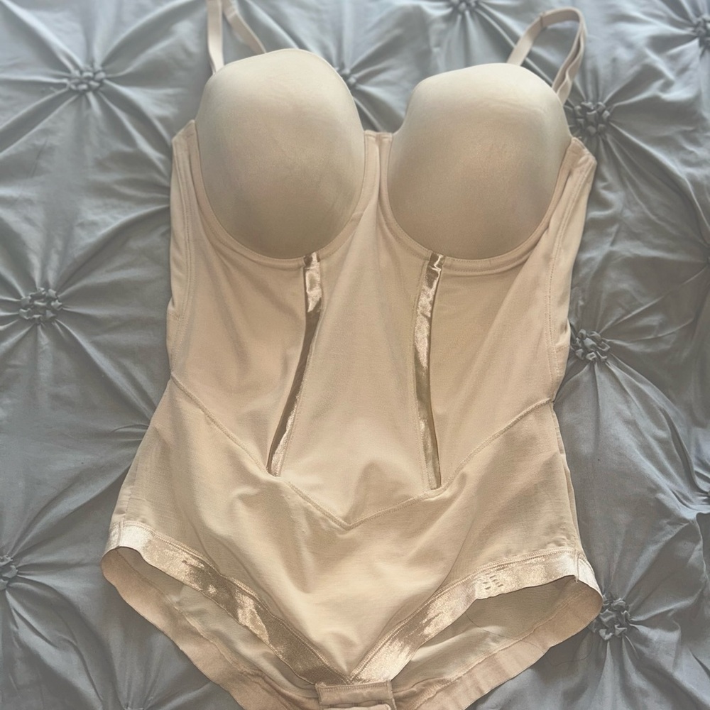Maidenform Cream Bodysuit with Underwire